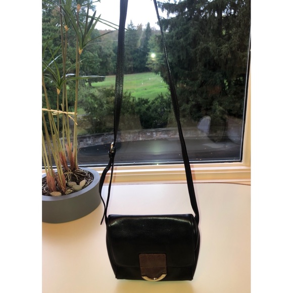 DESMO Handbags - DESMO Black Leather Shoulder Bag